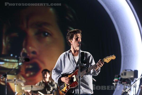 ARCTIC MONKEYS - 2022-08-25 - SAINT CLOUD - Domaine National - Grande Scene - 